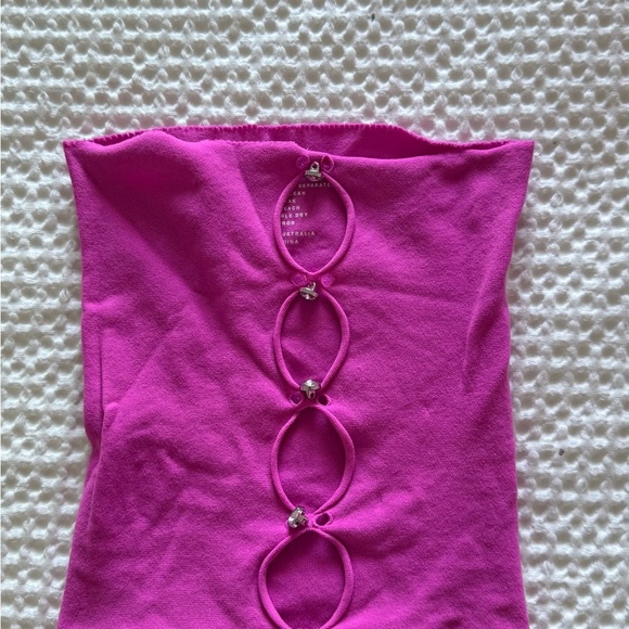 White Fox Triggered Crop Top Hot Pink - Picture 2 of 3